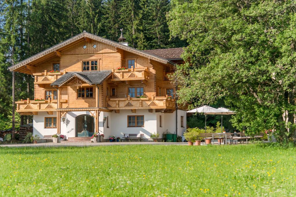 Bio-Holzhaus Und Landhaus Heimat Ramsau am Dachstein Exterior photo