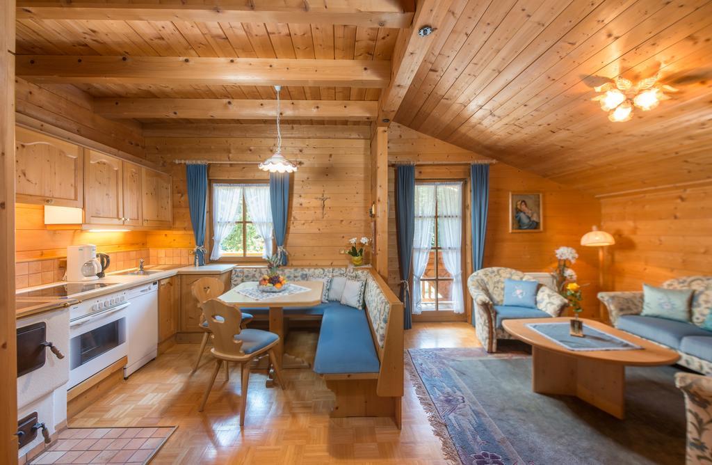 Bio-Holzhaus Und Landhaus Heimat Ramsau am Dachstein Exterior photo